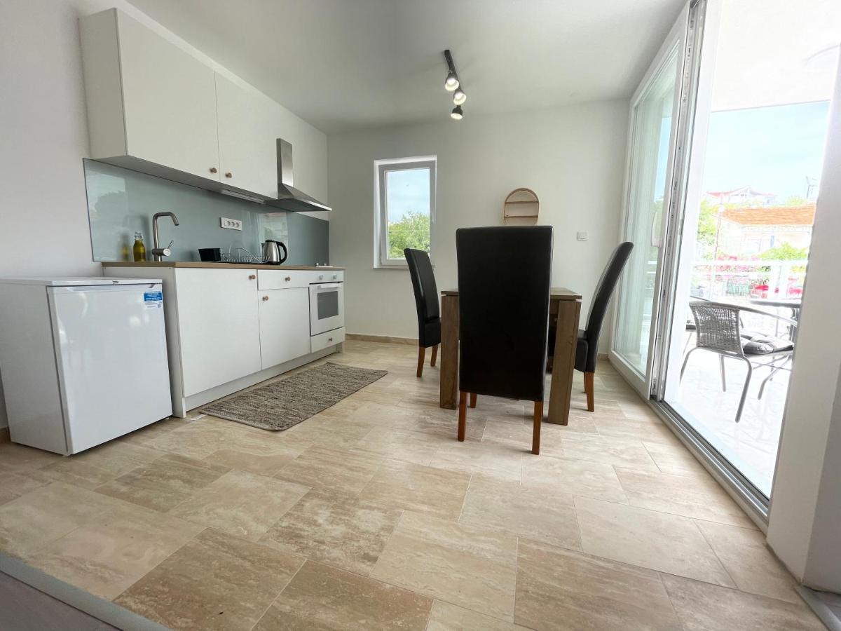 Vila Regina Apartment Paloma With Swimming Pool イェゼラ エクステリア 写真