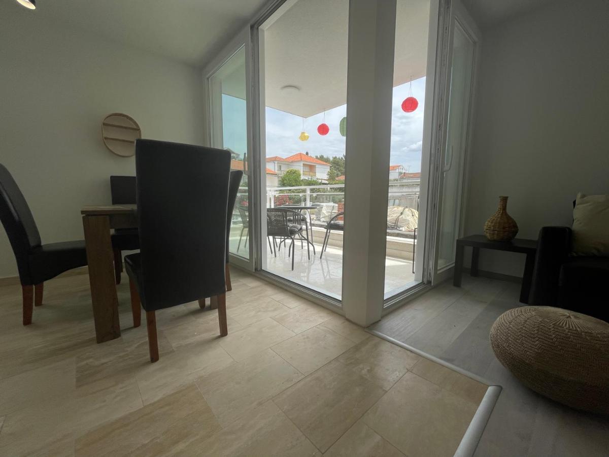 Vila Regina Apartment Paloma With Swimming Pool イェゼラ エクステリア 写真